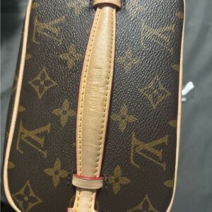 Louis Vuitton Beige Interior Handbag